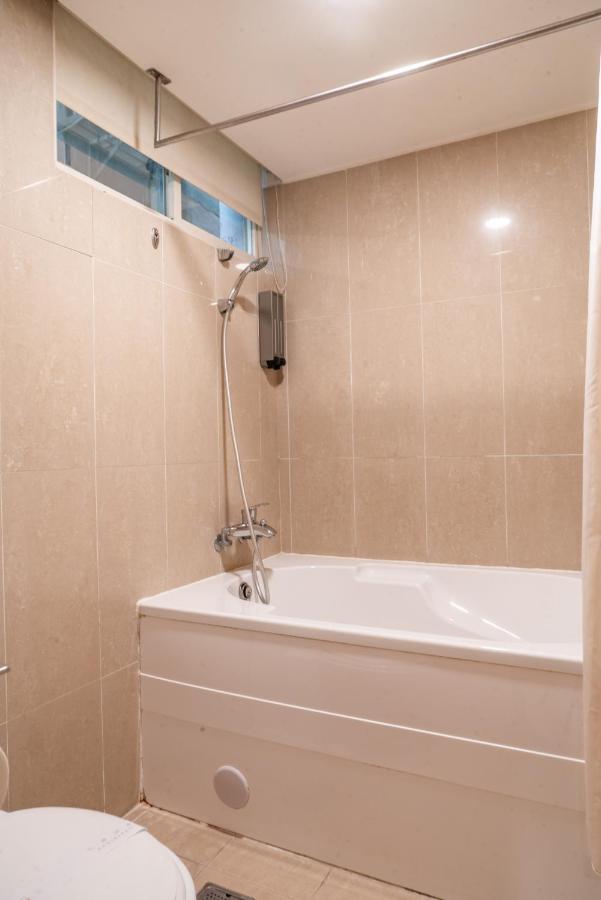 Elegance Hotel Taipei Extérieur photo