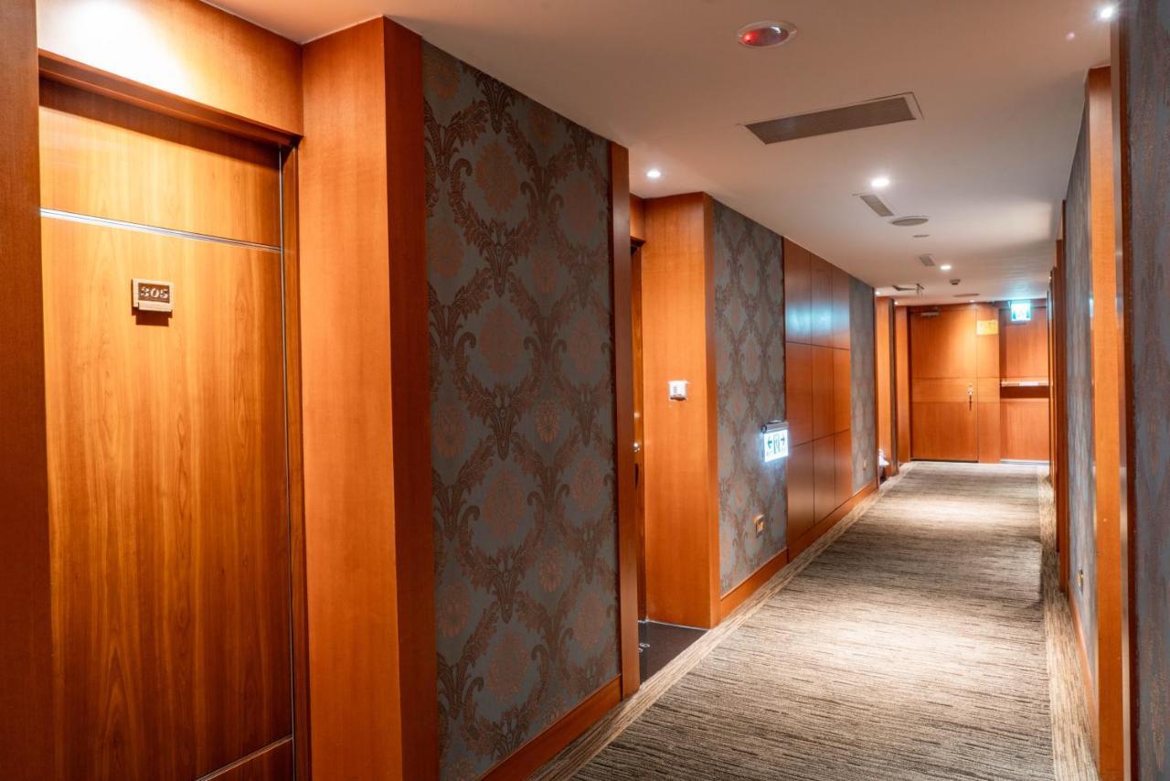 Elegance Hotel Taipei Extérieur photo