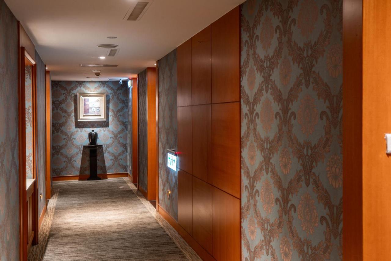 Elegance Hotel Taipei Extérieur photo