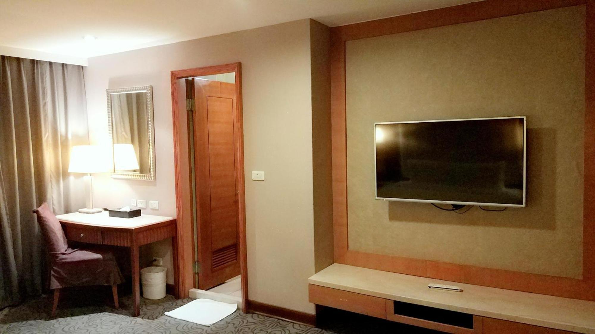 Elegance Hotel Taipei Extérieur photo