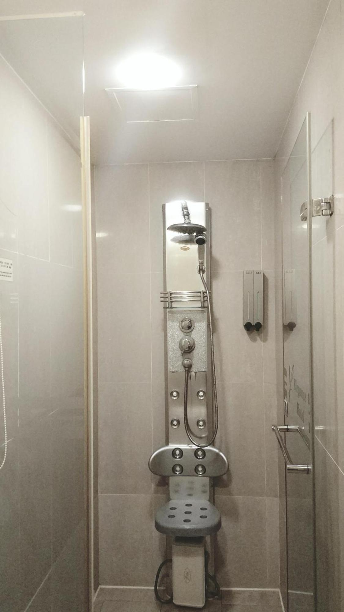 Elegance Hotel Taipei Extérieur photo