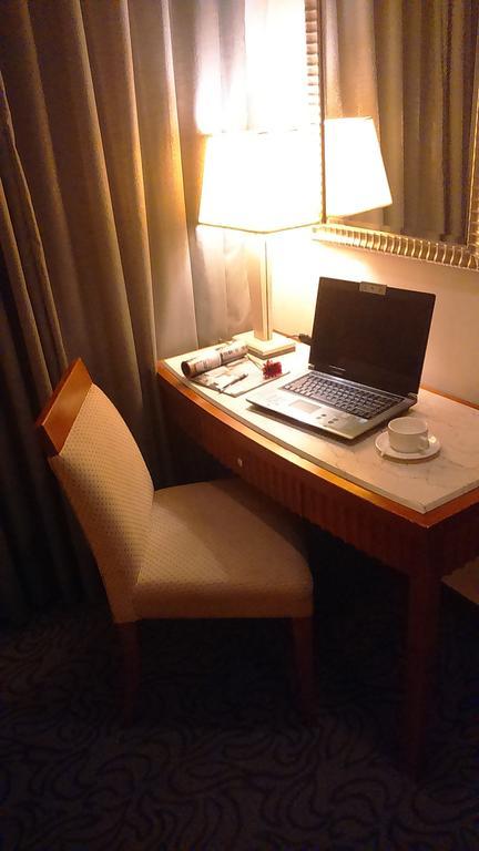 Elegance Hotel Taipei Extérieur photo