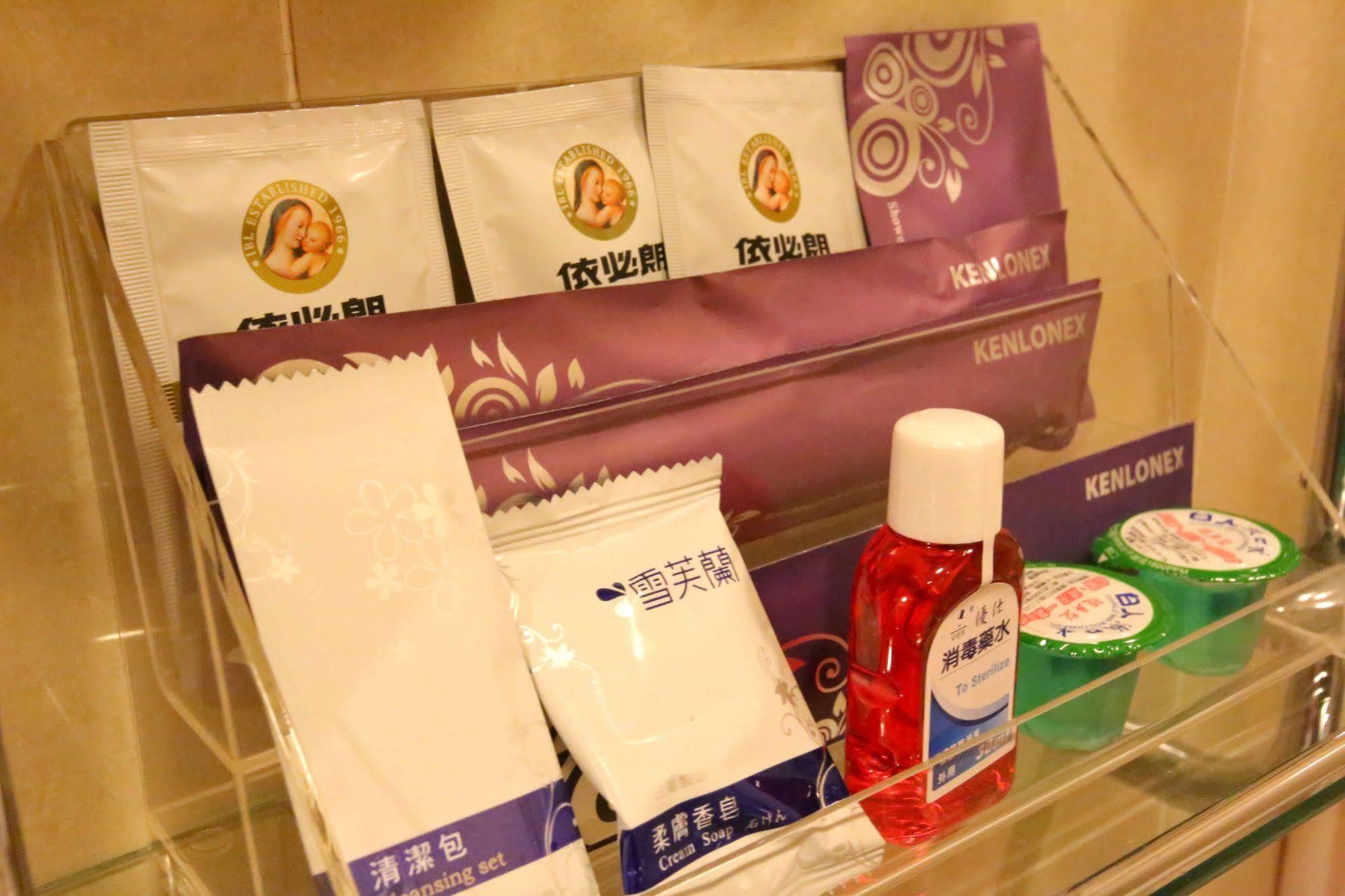 Elegance Hotel Taipei Extérieur photo