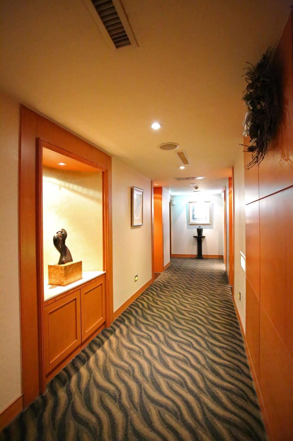 Elegance Hotel Taipei Extérieur photo
